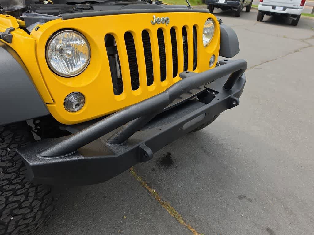 Used 2015 Jeep Wrangler Unlimited Rubicon w/ Connectivity Group AWD/4WD image 25