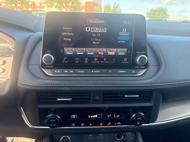 Used 2023 Nissan Rogue SV FWD image 10