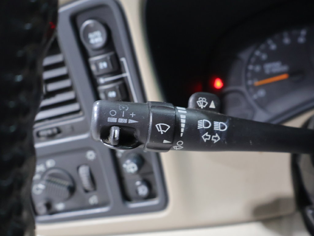 Used 2006 Chevrolet Suburban Z71 w/ Z71 Preferred Equipment Group AWD/4WD image 30