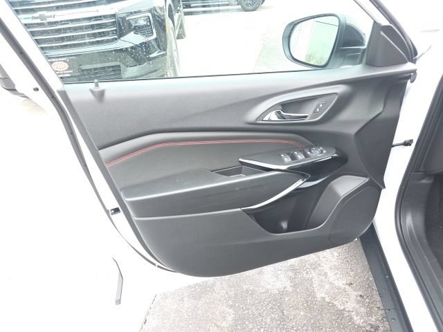 New 2026 Chevrolet Trax RS w/ Sunroof Package FWD image 10