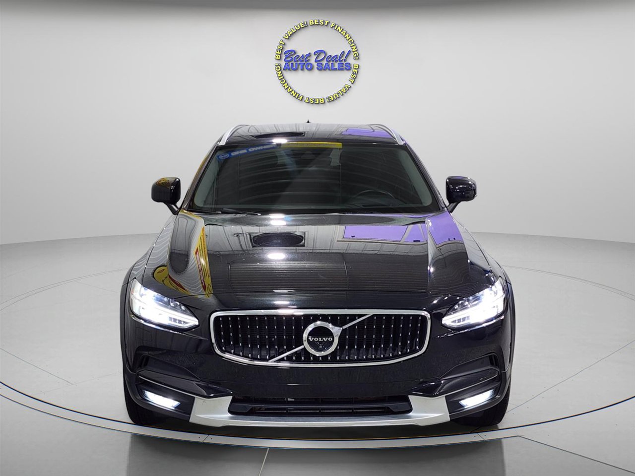 Used 2018 Volvo V90 T5 Cross Country w/ Convenience Package image 9