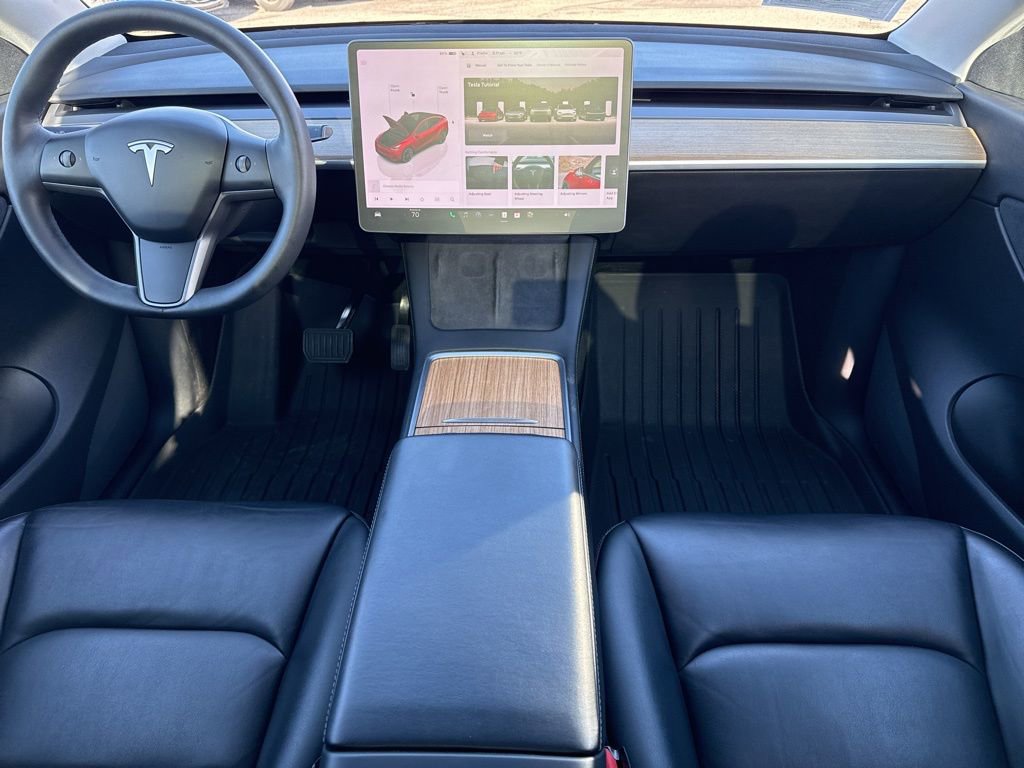Used 2022 Tesla Model Y Long Range image 21
