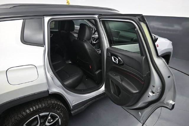 New 2026 Jeep Compass Trailhawk w/ Sun, Sound & Navigation Group AWD/4WD image 29