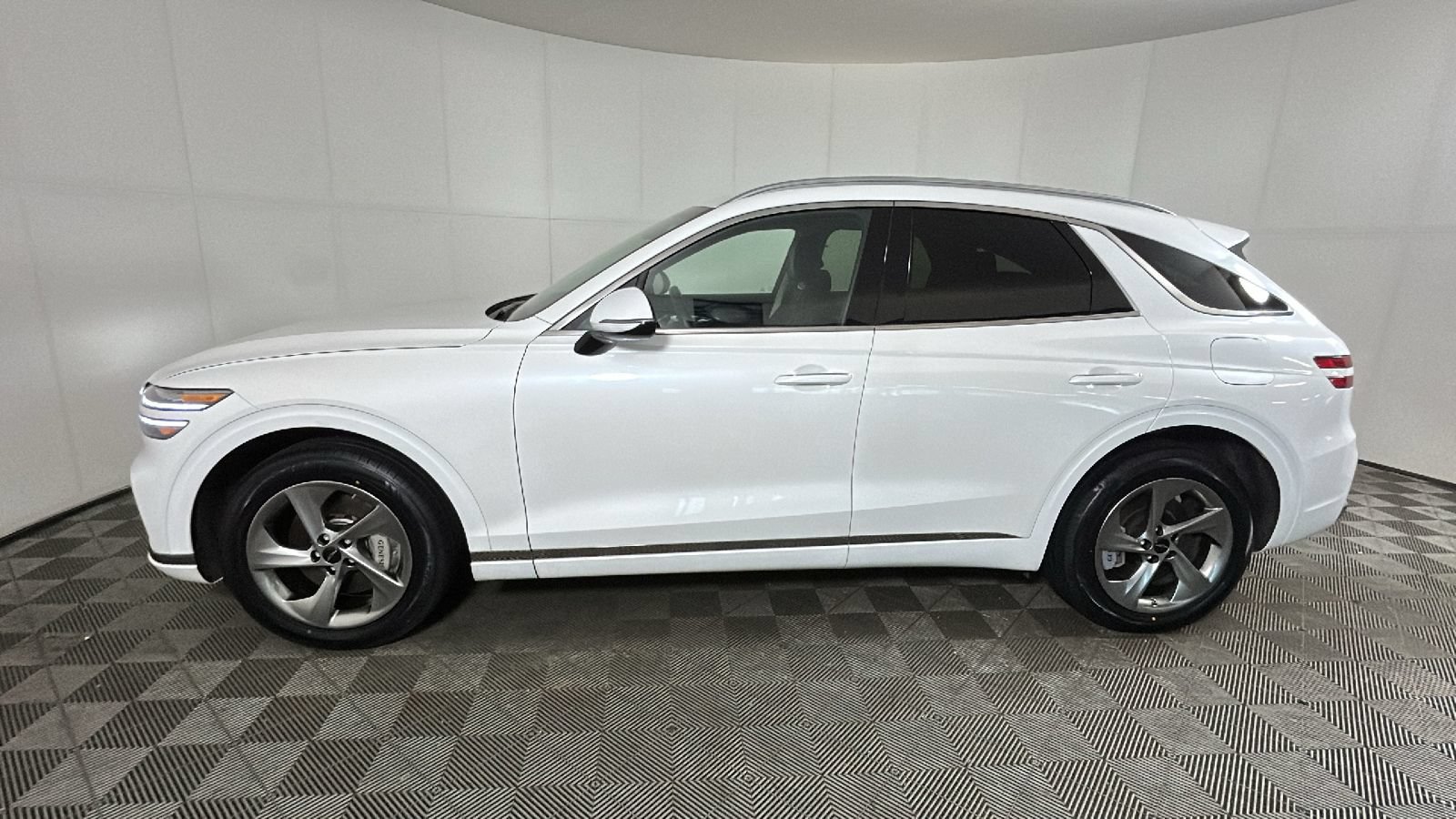 Used 2026 Genesis GV70 2.5T AWD/4WD image 6