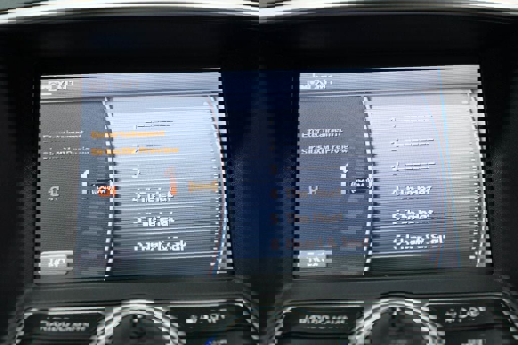 Used 2013 INFINITI G37 x w/ Premium Pkg image 21