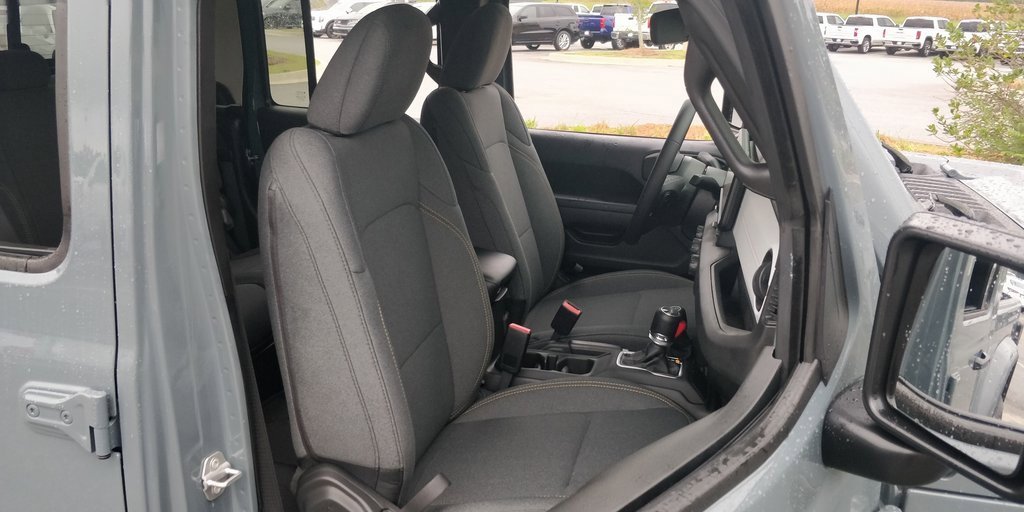 New 2025 Jeep Gladiator Sport image 39