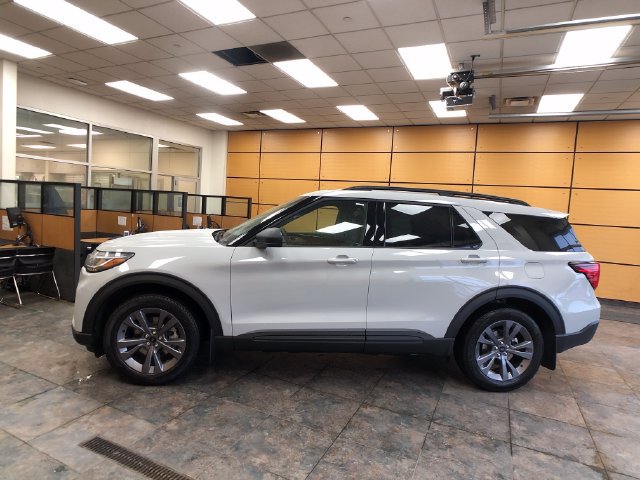 New 2027 Ford Explorer Active w/ Active Comfort Package AWD/4WD image 4