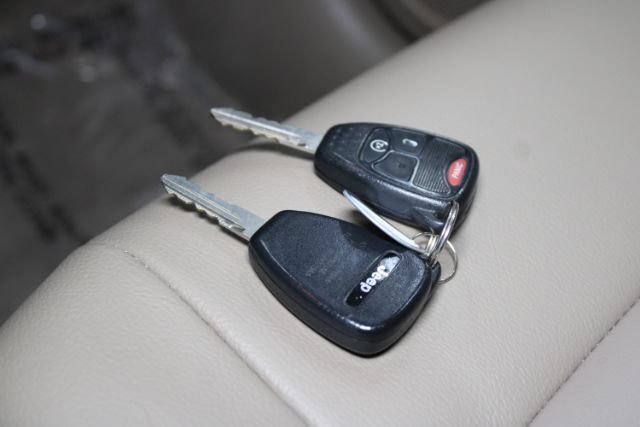 Used 2016 Jeep Patriot High Altitude FWD image 15