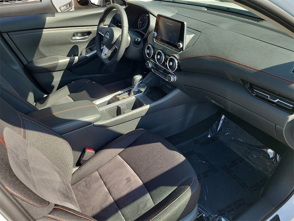 New 2025 Nissan Sentra SR w/ Lighting Package image 17