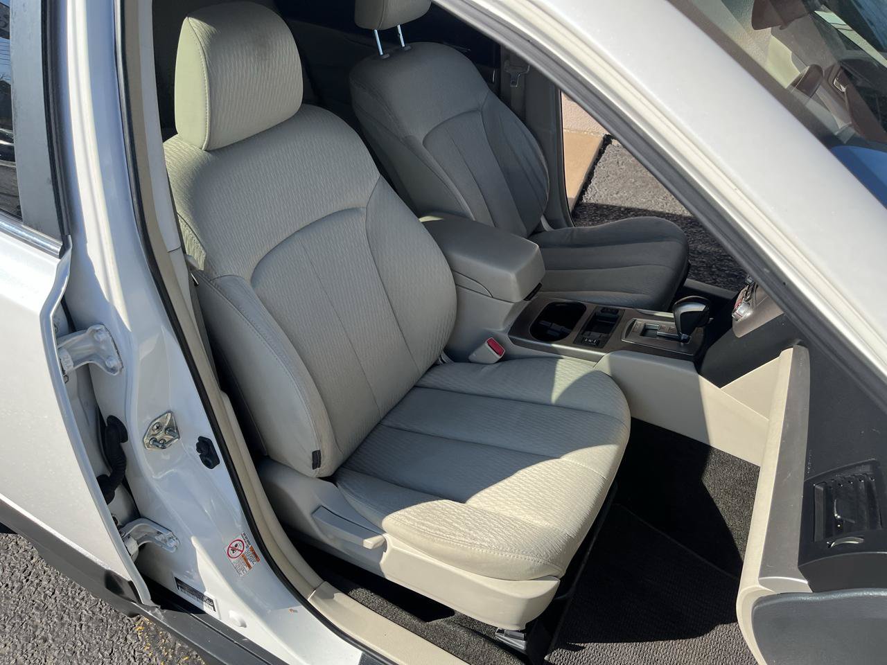 Used 2012 Subaru Outback 2.5i Premium w/ All-Weather Pkg AWD/4WD image 24
