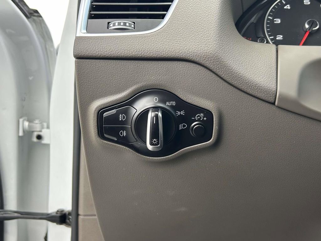 Used 2016 Audi Q5 2.0T Premium Plus w/ Technology Package image 21