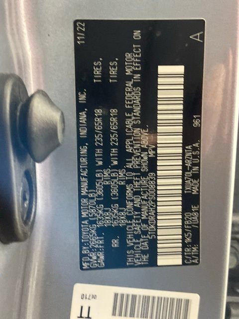 Used 2023 Toyota Highlander LE FWD image 26
