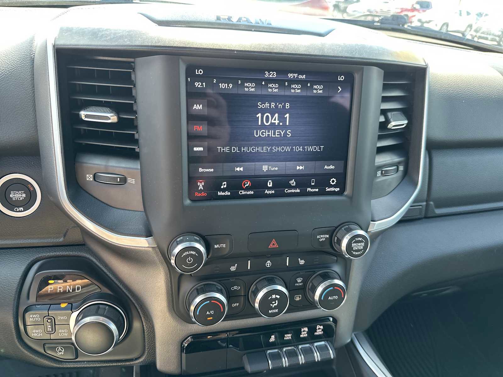 Used 2021 RAM 1500 Big Horn AWD/4WD image 19