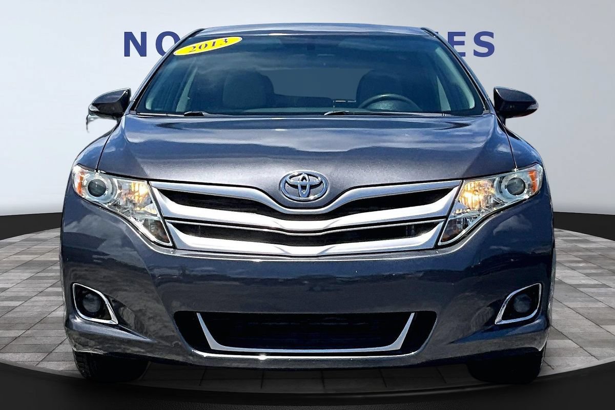 Used 2013 Toyota Venza LE FWD image 2