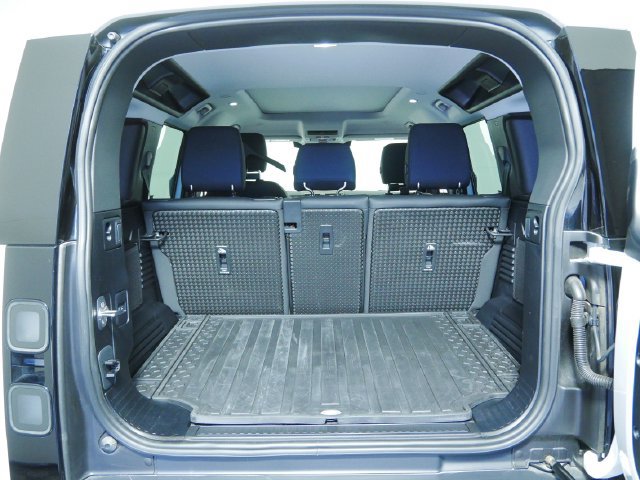 Used 2026 Land Rover Defender 110 S AWD/4WD image 10