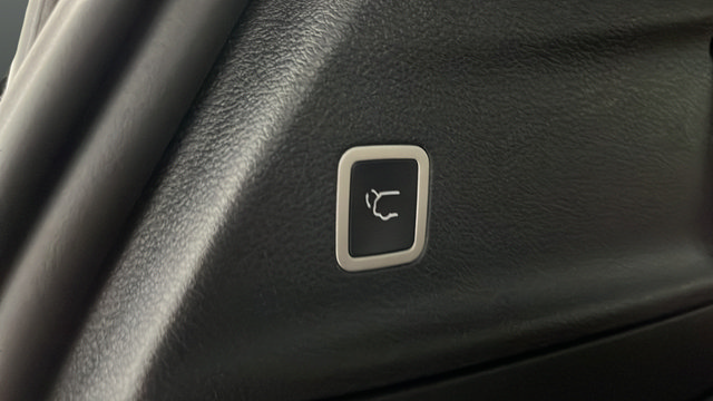 Used 2023 Chrysler Pacifica Pinnacle FWD image 39