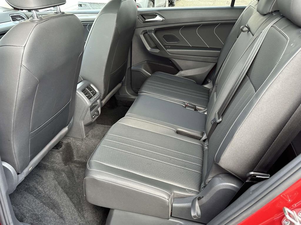 Certified 2023 Volkswagen Tiguan SE w/ Panoramic Sunroof Package image 13