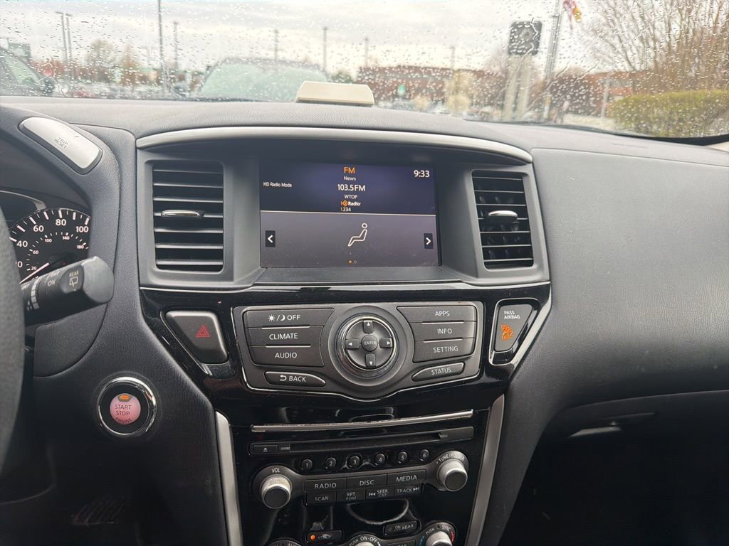 Used 2020 Nissan Pathfinder S image 26