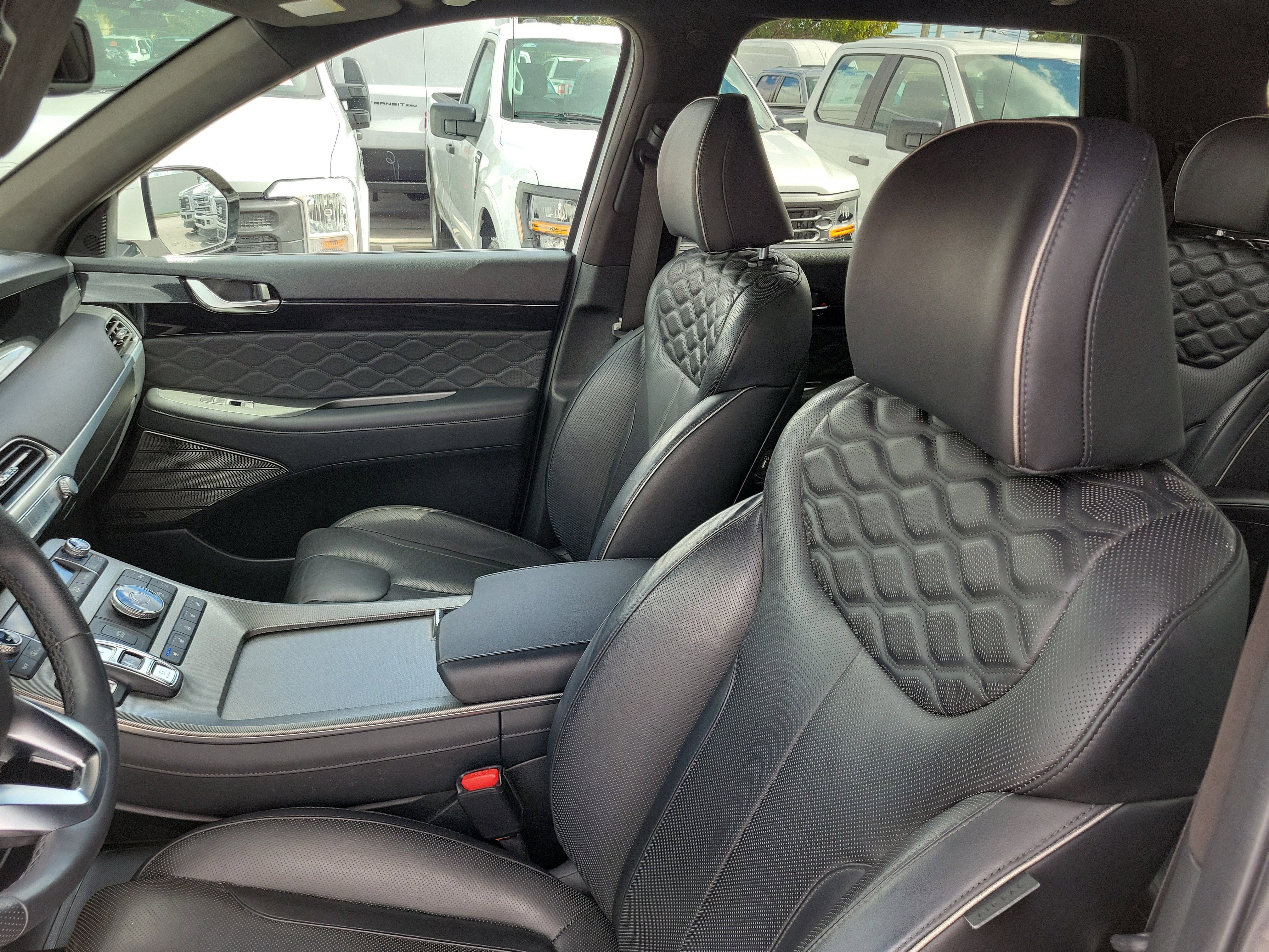 Used 2022 Hyundai Palisade Calligraphy image 13