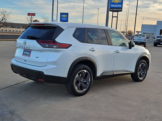 Used 2024 Nissan Rogue SV image 5