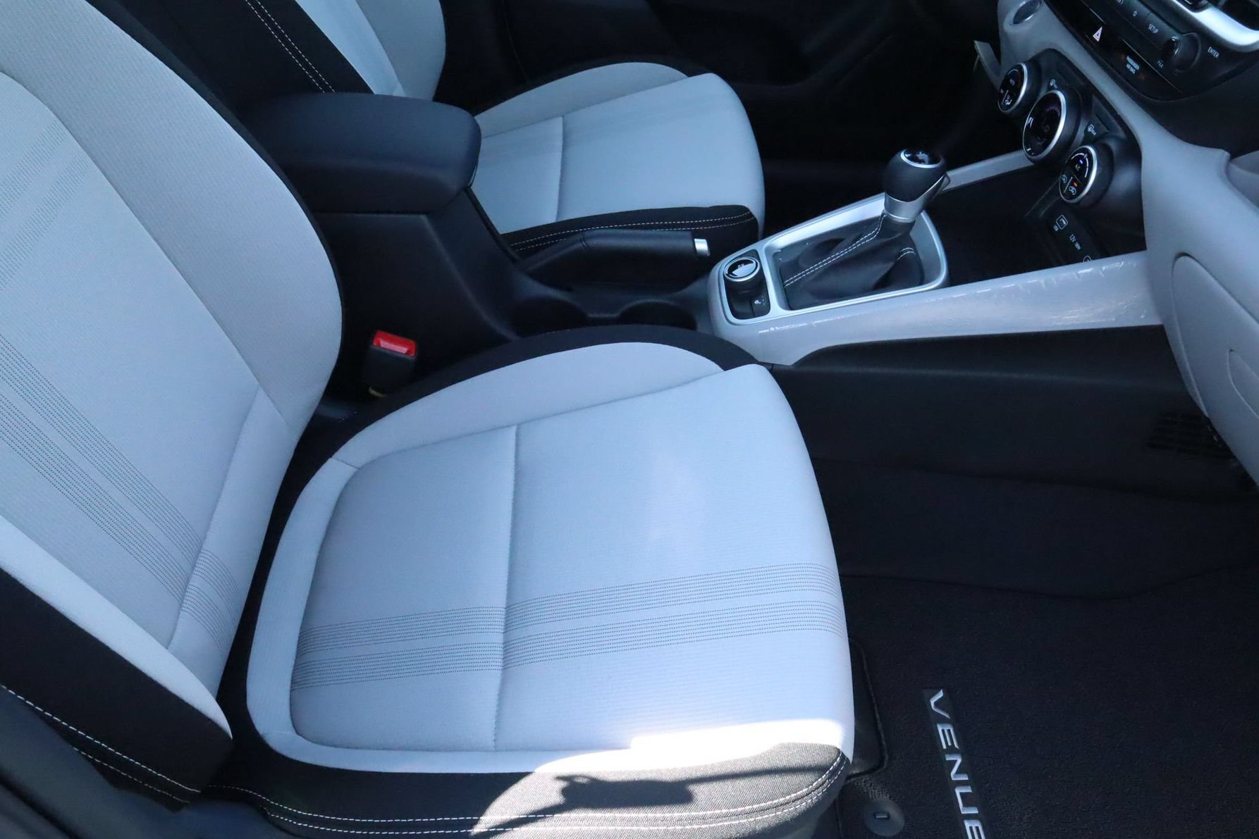 New 2026 Hyundai Venue SEL FWD image 18