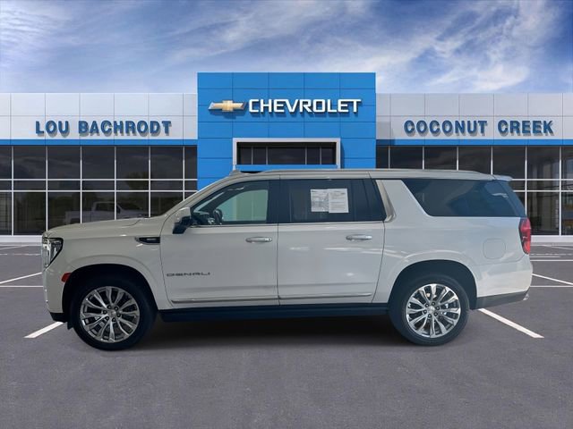 Used 2022 GMC Yukon XL Denali w/ Advanced Technology Package AWD/4WD image 5