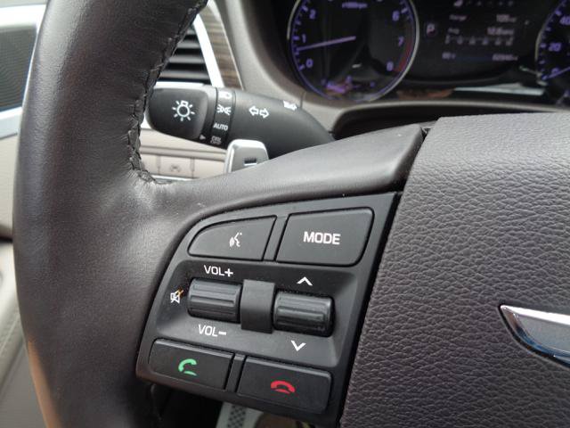 Used 2017 Genesis G80 3.8 RWD image 37
