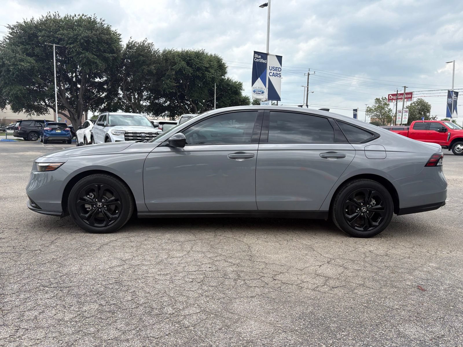 Used 2025 Honda Accord SE image 8