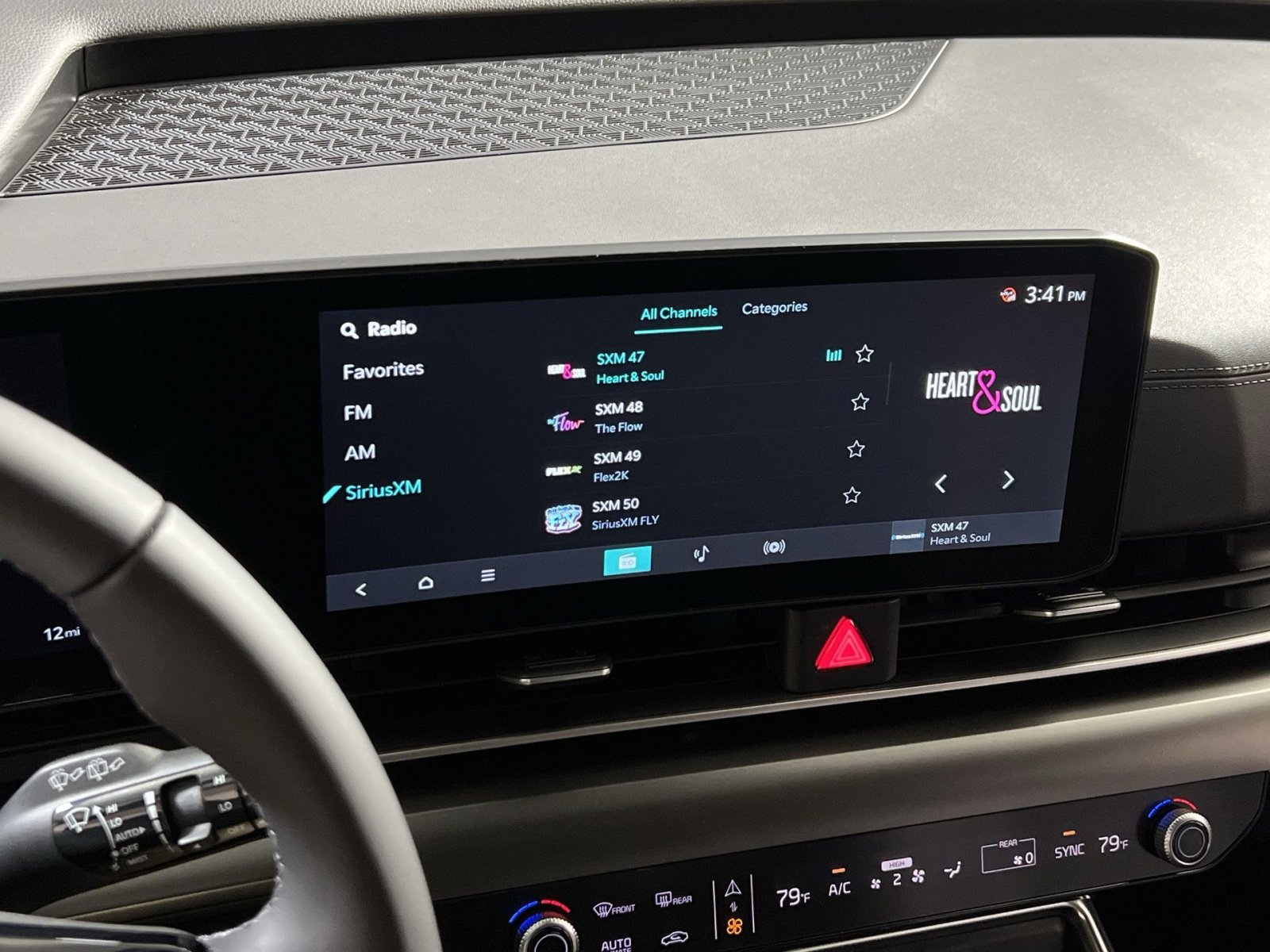 New 2026 Kia Carnival SX w/ SX Dark Edition Package image 16