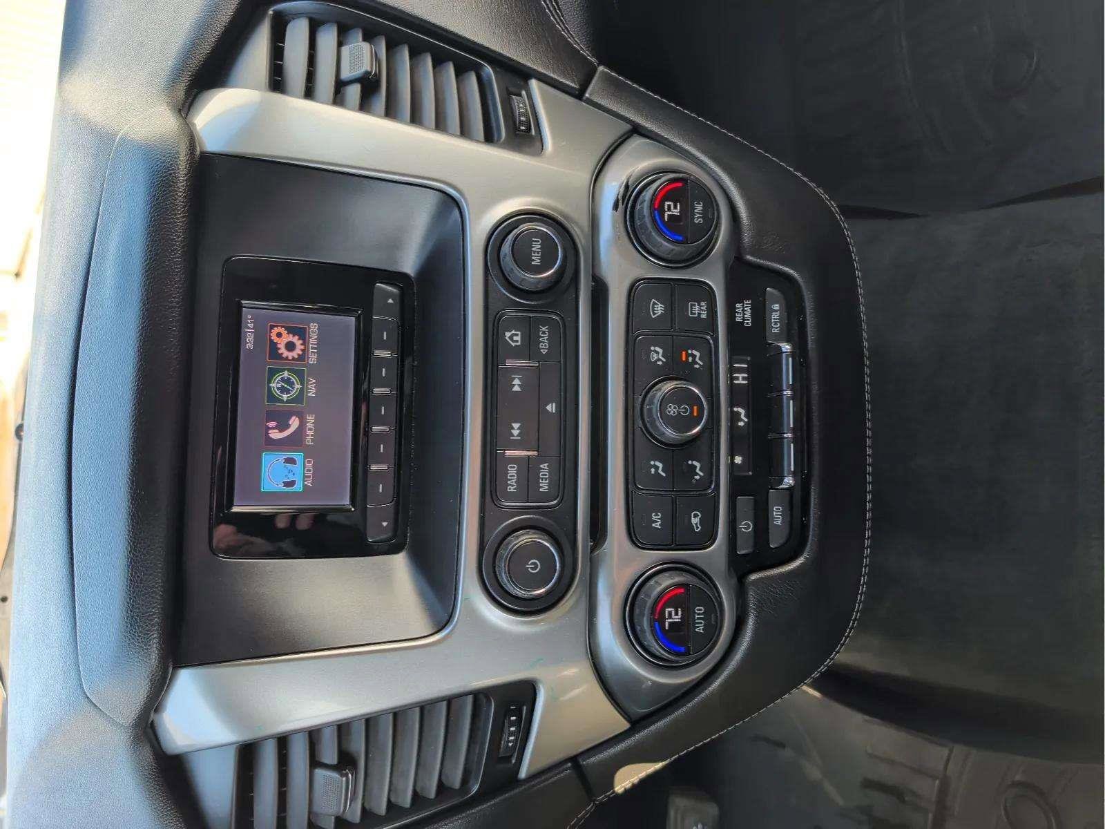 Used 2015 Chevrolet Suburban 4WD image 13