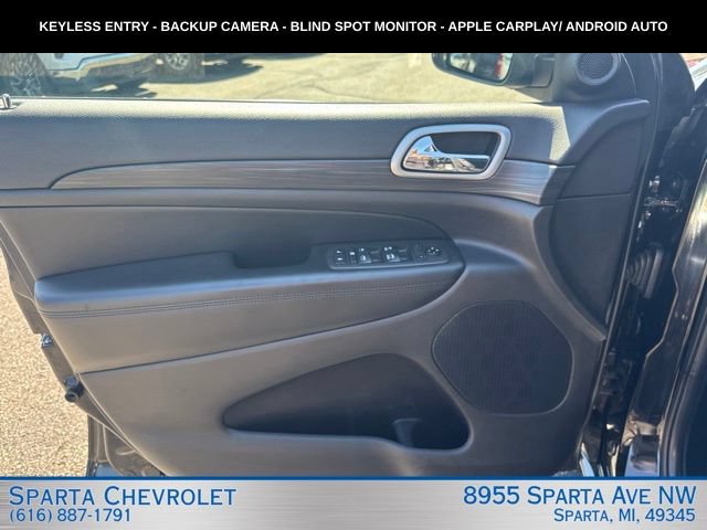 Used 2019 Jeep Grand Cherokee Altitude AWD/4WD image 11