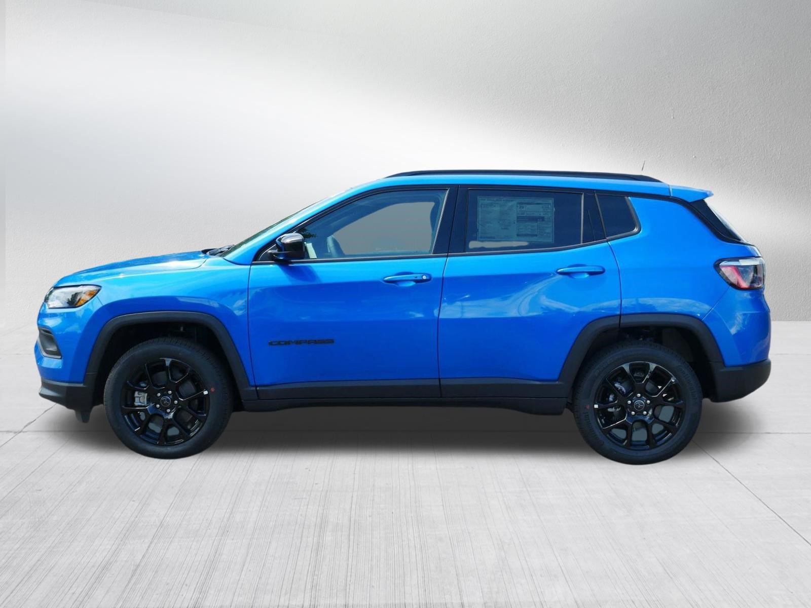 New 2026 Jeep Compass Latitude w/ Sun and Sound Group AWD/4WD image 4