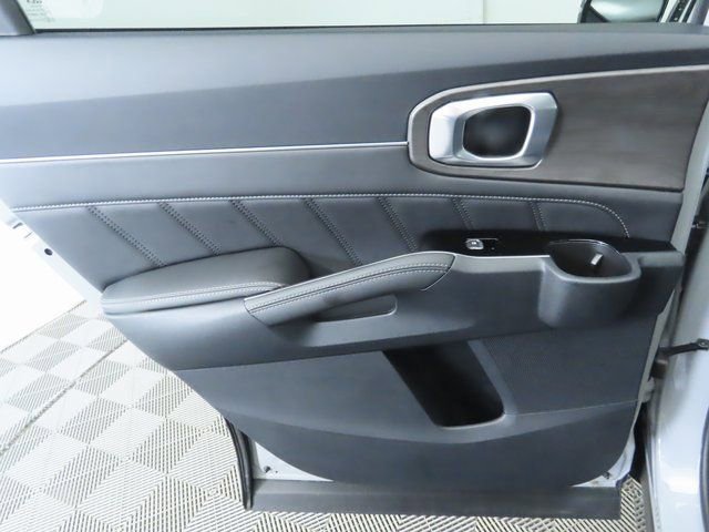 Used 2024 Kia Sorento SX image 27