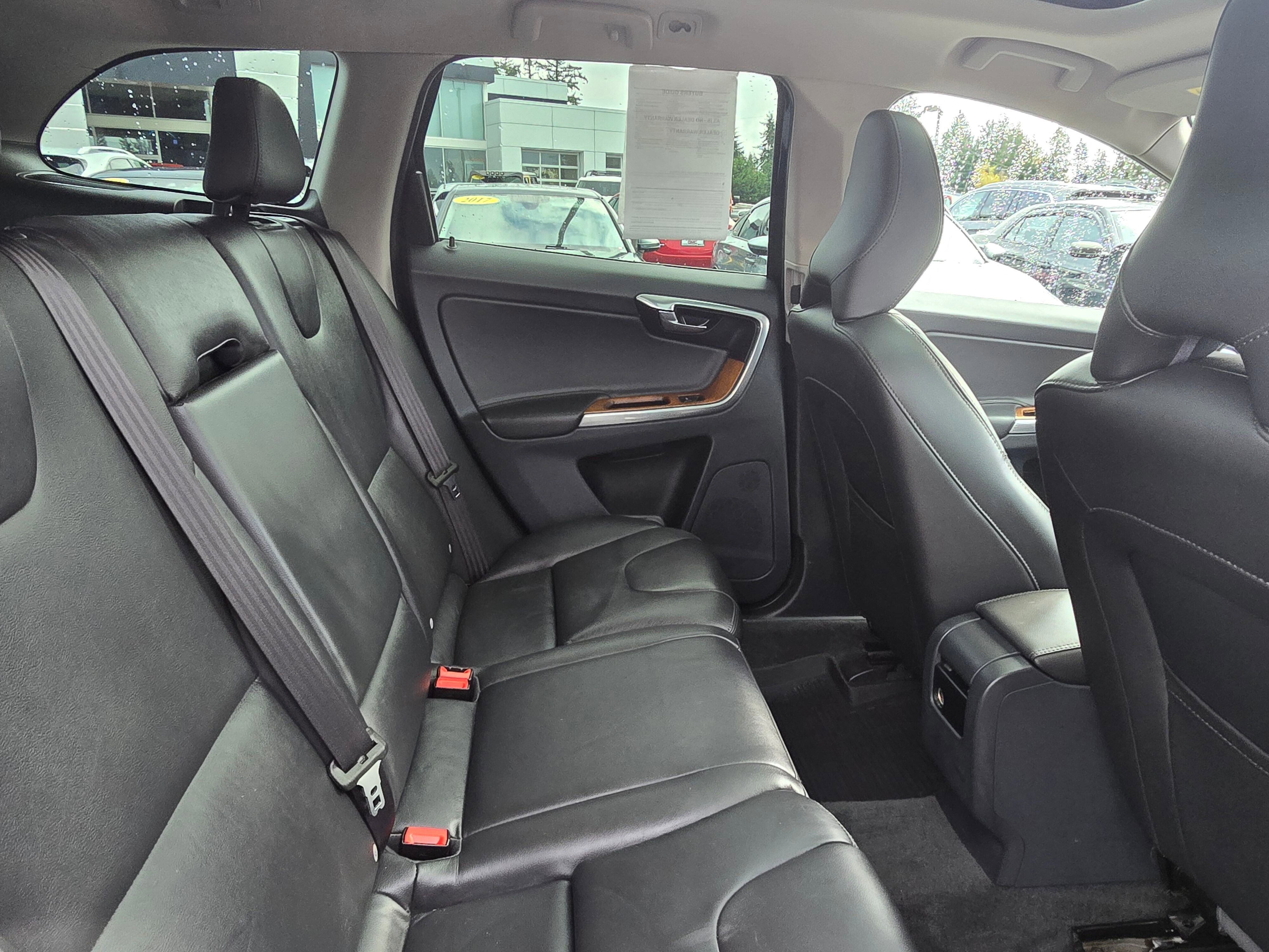 Used 2017 Volvo XC60 T6 Inscription w/ Preferred Option Package image 13