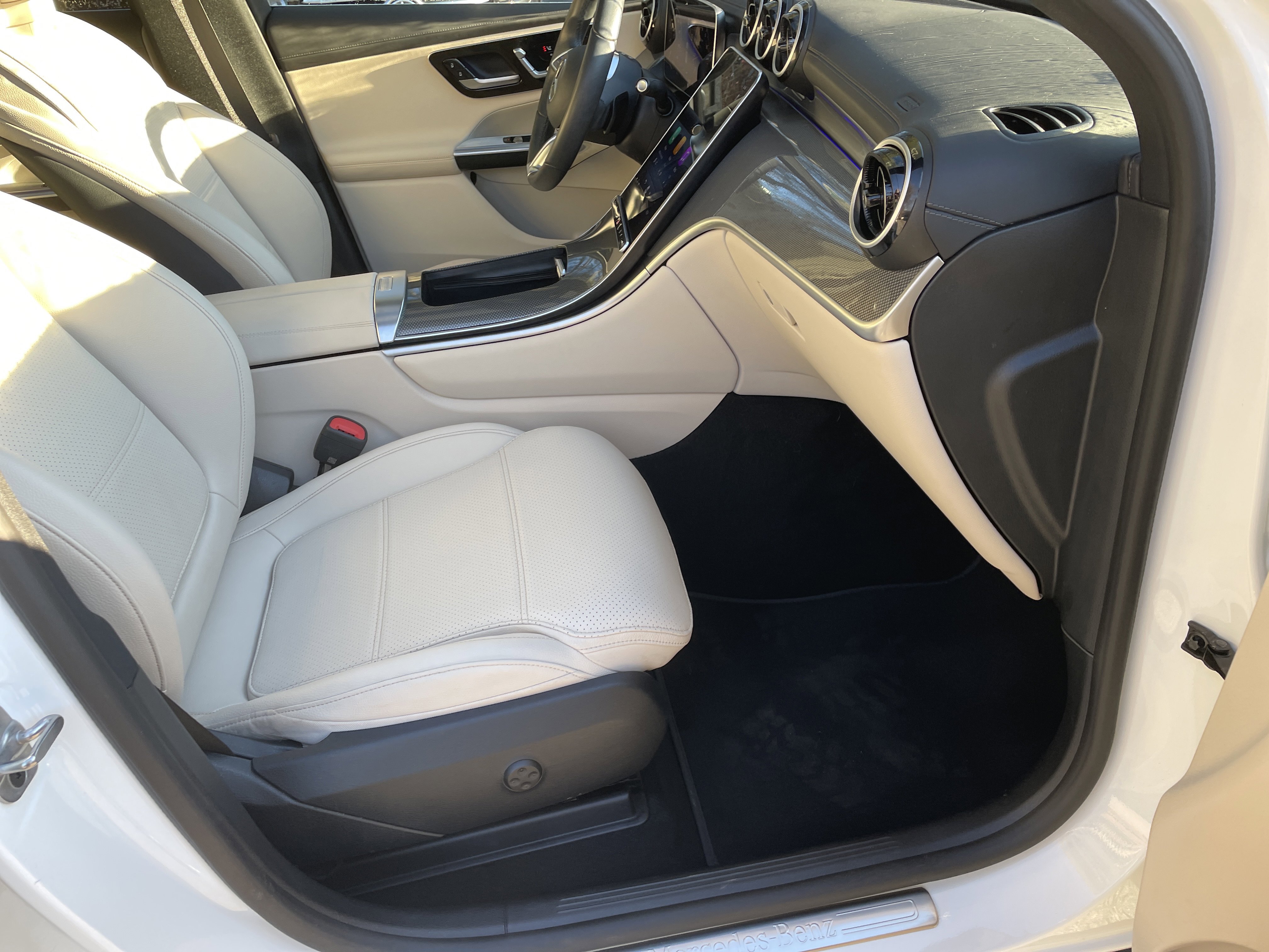 Certified 2025 Mercedes-Benz GLC 300 image 48