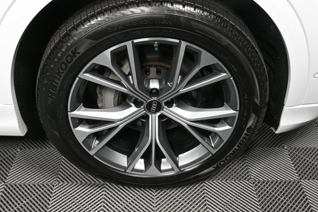 New 2025 Audi Q8 Premium image 39