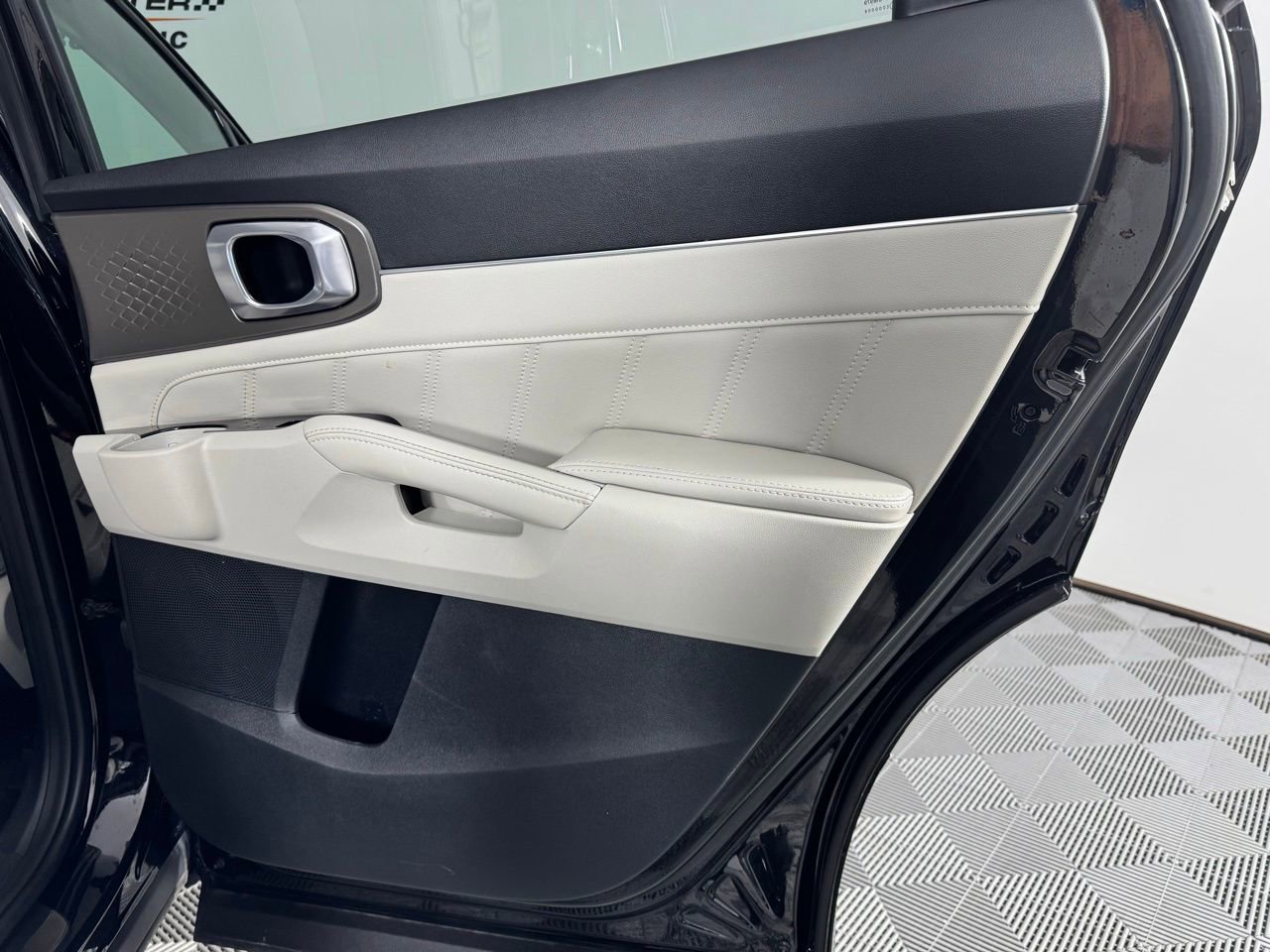 Used 2023 Kia Sorento SX image 23