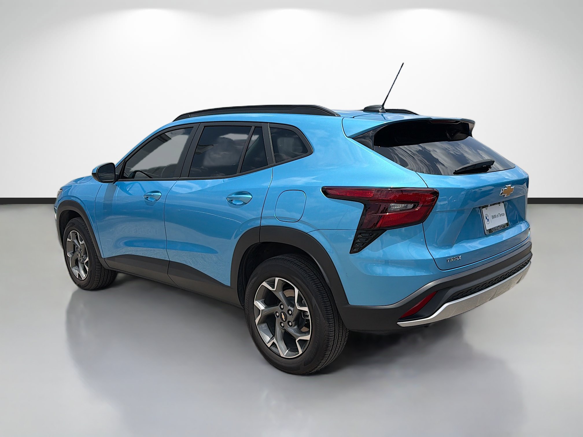 Used 2025 Chevrolet Trax LT w/ LT Convenience Package FWD image 5