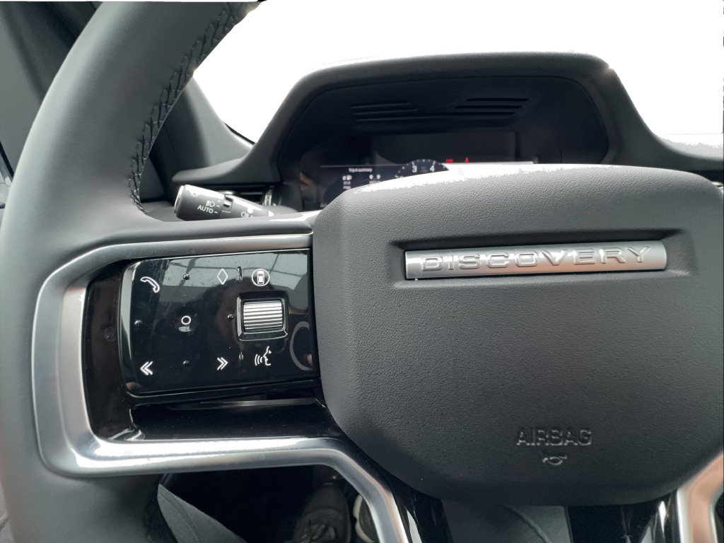 Used 2025 Land Rover Discovery Sport Dynamic SE AWD/4WD image 42