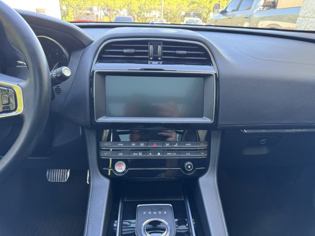 Used 2019 Jaguar F-PACE Prestige AWD/4WD image 32