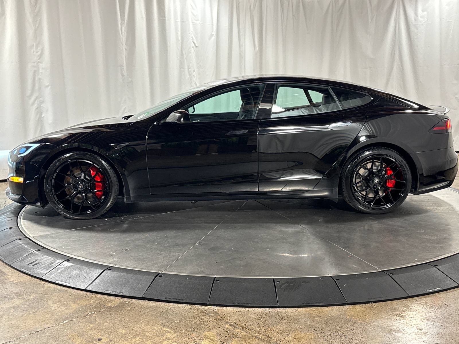 Used 2023 Tesla Model S Plaid AWD/4WD image 8