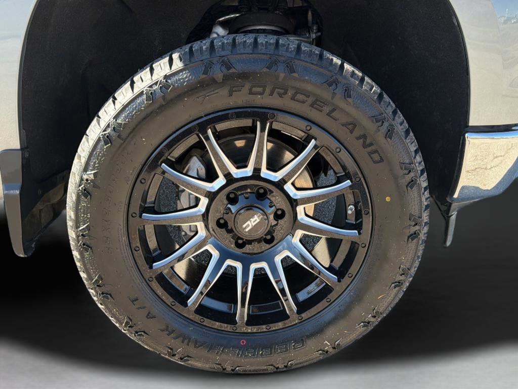 Used 2025 Chevrolet Silverado 1500 LT image 9