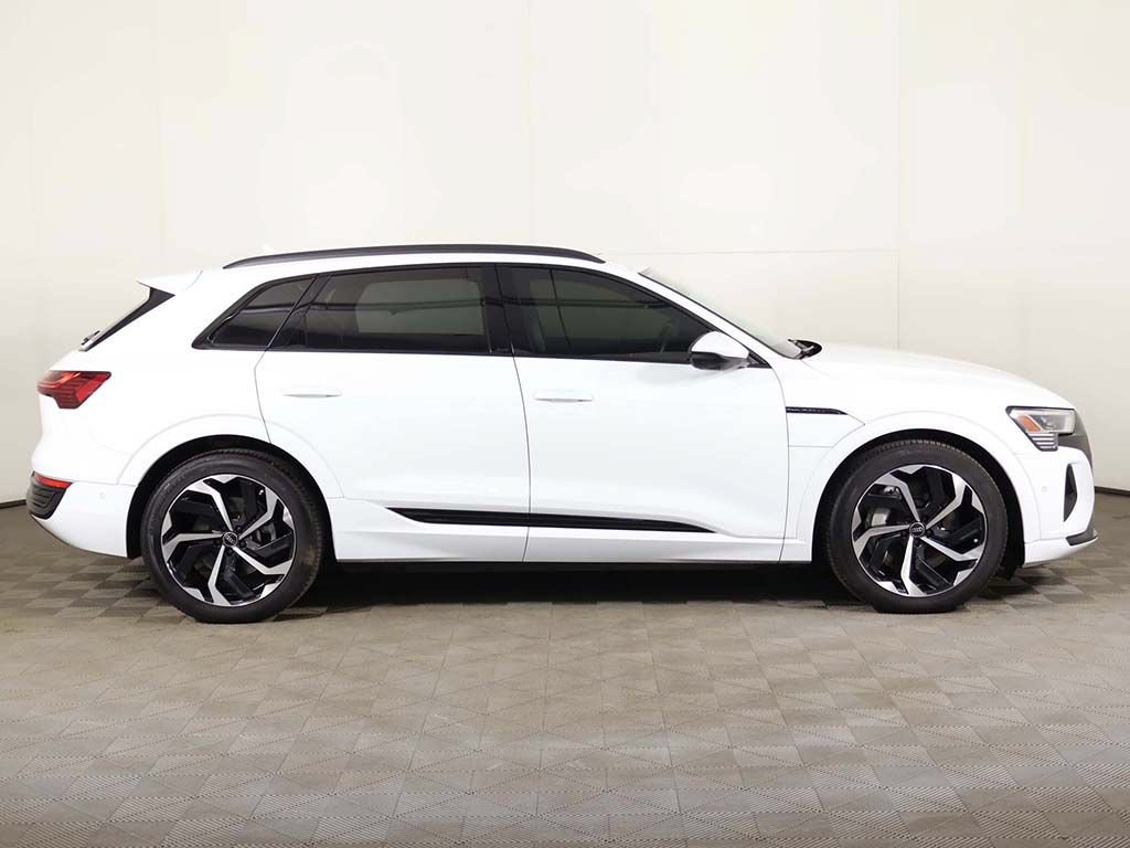 Used 2024 Audi Q8 e-tron Prestige w/ Prestige Package AWD/4WD image 23