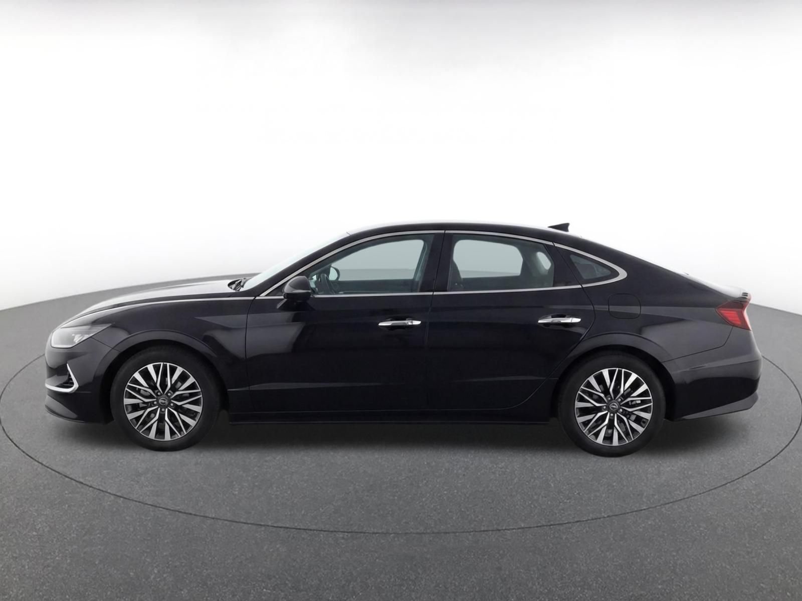 Used 2024 Nissan Altima 2.5 SV FWD image 4