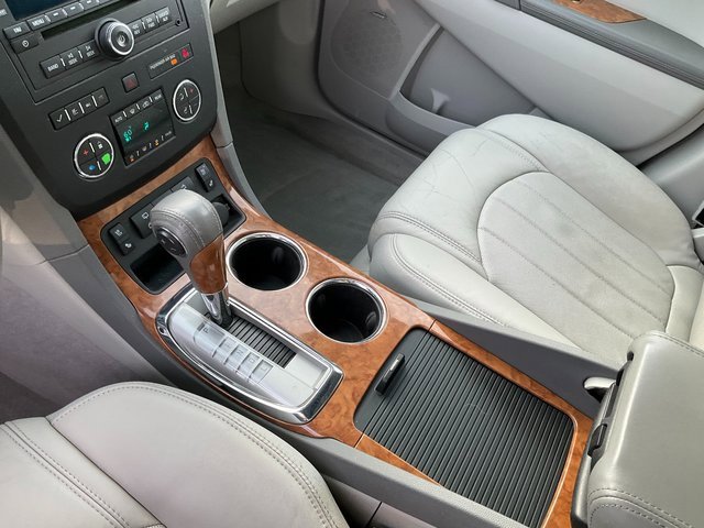 Used 2011 Buick Enclave CXL image 15