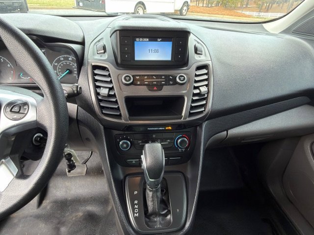 Used 2022 Ford Transit Connect XL image 2