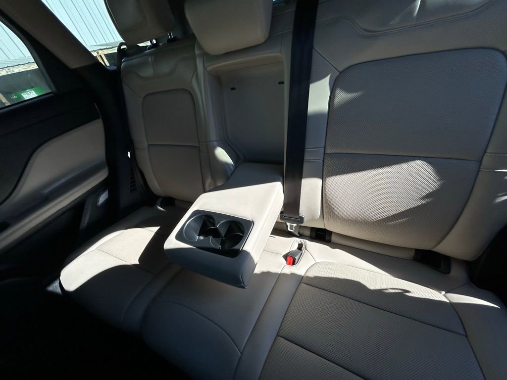 Used 2025 Lincoln Corsair Reserve w/ Equipment Group 202A image 19