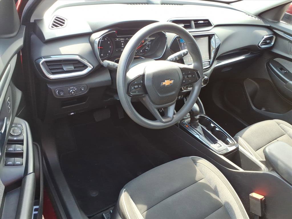 Used 2022 Chevrolet TrailBlazer LT w/ Convenience Package FWD image 16