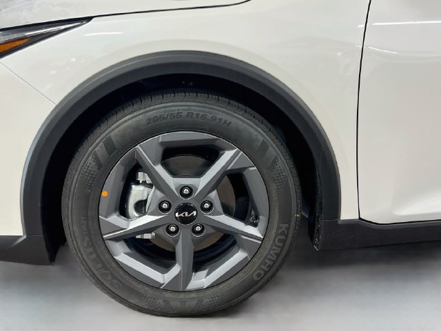 New 2026 Kia K4 FWD image 28