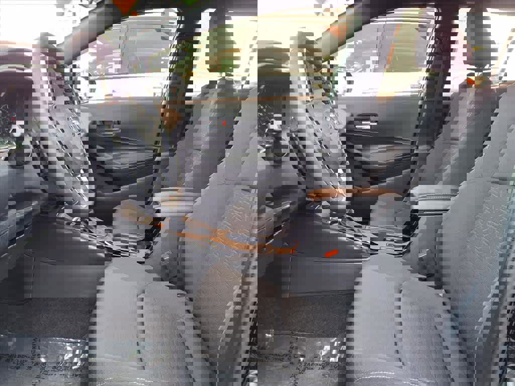 Used 2025 Toyota Corolla SE w/ SE Package image 18